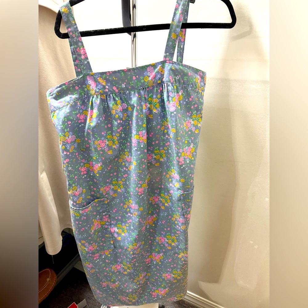 Beautiful unbranded day dress
